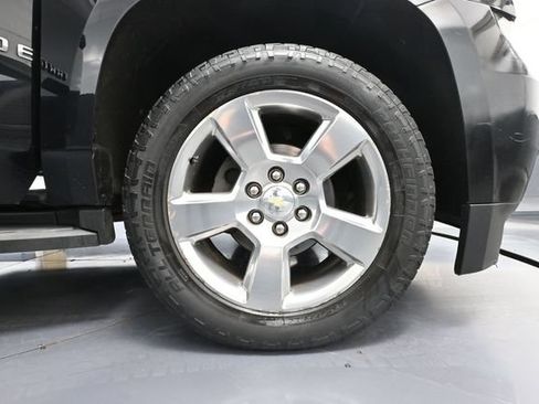Used 2018 Chevrolet Tahoe LT w/ Max Trailering Package AWD/4WD image 17