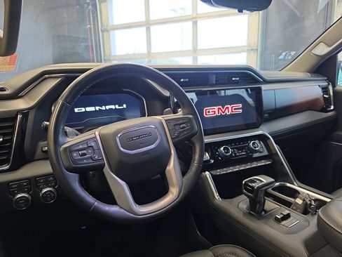 Used 2022 GMC Sierra 1500 Denali w/ Technology Package AWD/4WD image 19