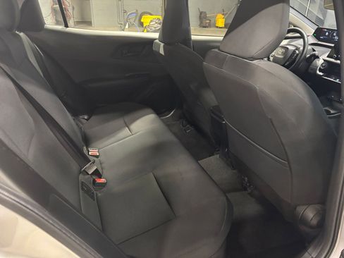 Used 2025 Toyota Prius LE image 36