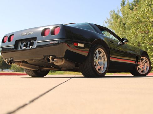 Used 1990 Chevrolet Corvette ZR-1 RWD image 16