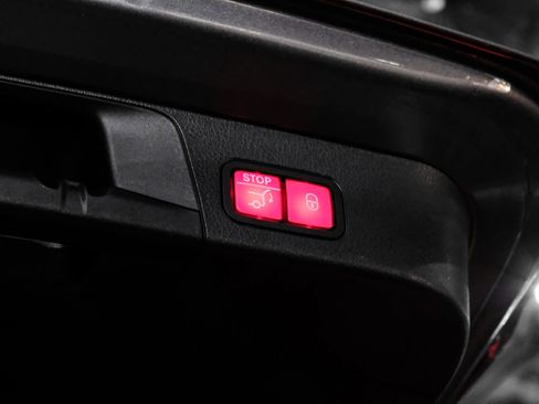 Used 2022 Mercedes-Benz GLB 250 w/ Premium Package Lite image 59