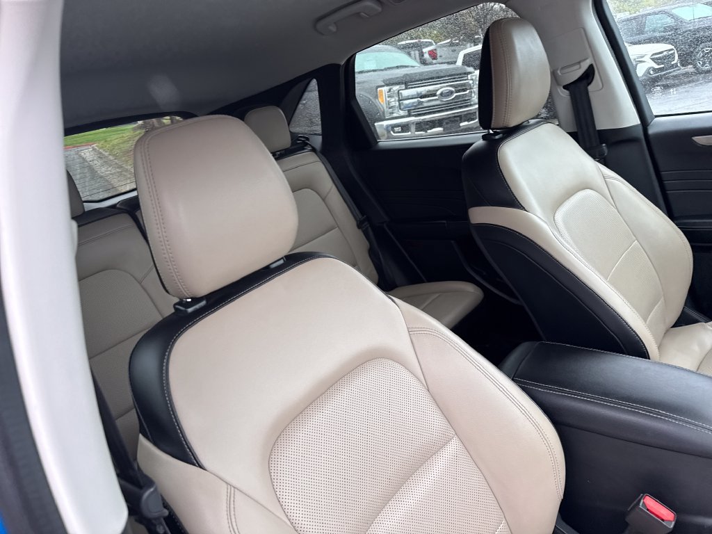 Used 2021 Ford Escape Titanium AWD/4WD image 31