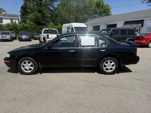 Used 1996 Nissan Maxima SE FWD image 9