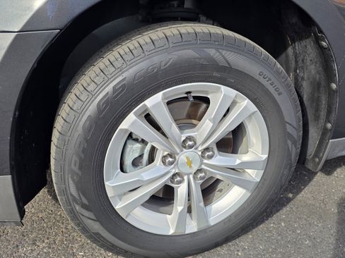 Used 2017 Chevrolet Equinox LS image 11