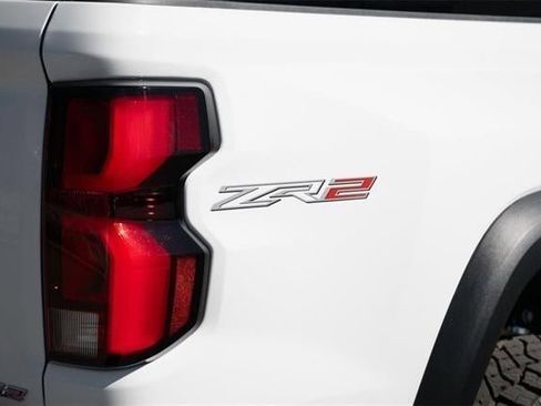 New 2026 Chevrolet Colorado ZR2 w/ Off-Road Front Bumper Package image 15