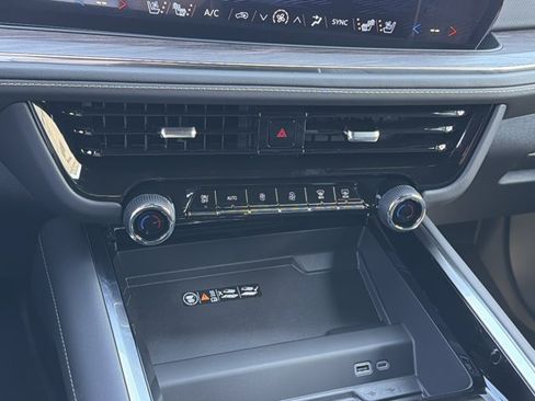 New 2026 Chevrolet Tahoe Premier w/ Sun And Tow Package AWD/4WD image 20