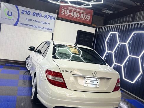 Used 2009 Mercedes-Benz C 300 Sedan image 19