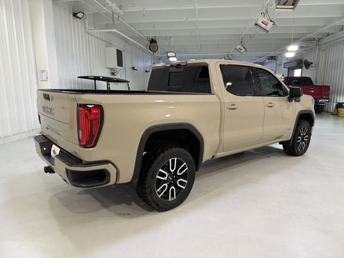 Used 2022 GMC Sierra 1500 AT4 w/ AT4 Premium Package AWD/4WD image 5