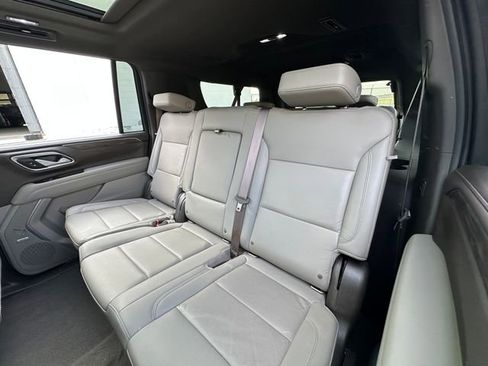 Used 2021 Chevrolet Suburban LT w/ LT Signature Package image 35