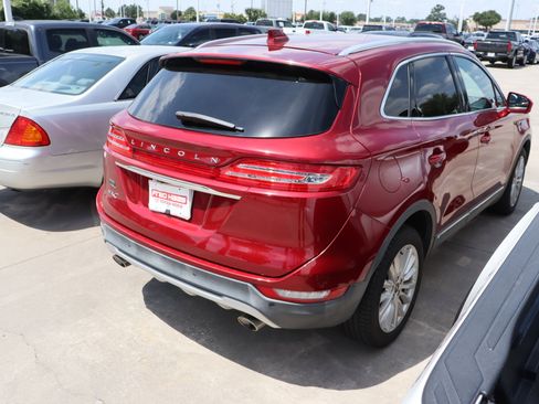 Used 2019 Lincoln MKC Premiere FWD image 11