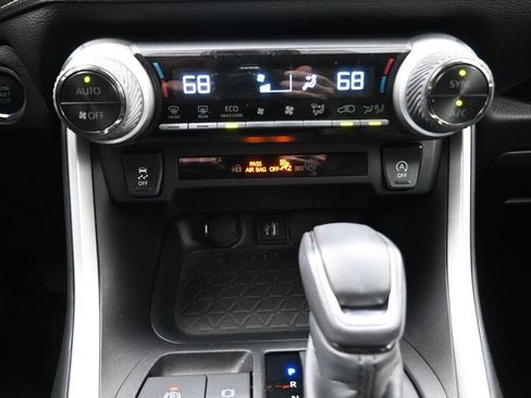 Used 2025 Toyota RAV4 XLE Premium image 8