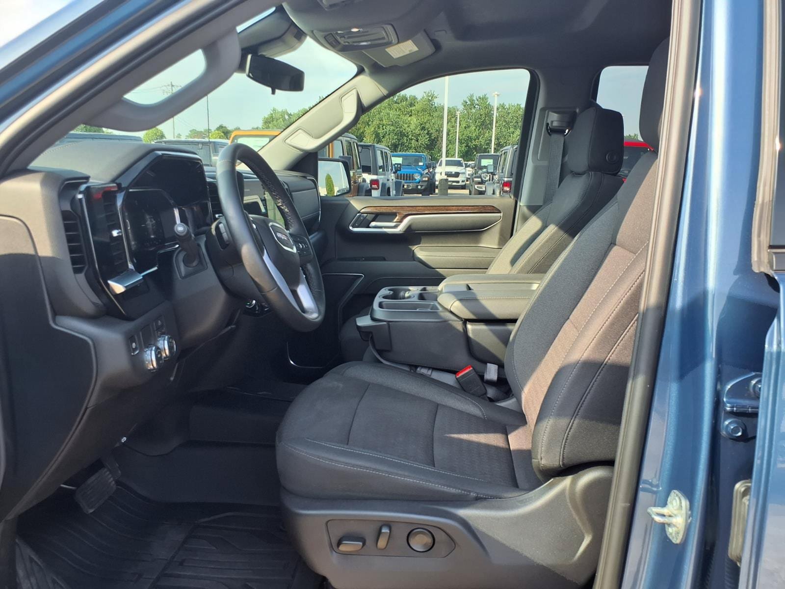 Used 2026 GMC Sierra 1500 Elevation w/ Elevation Select Package RWD image 12