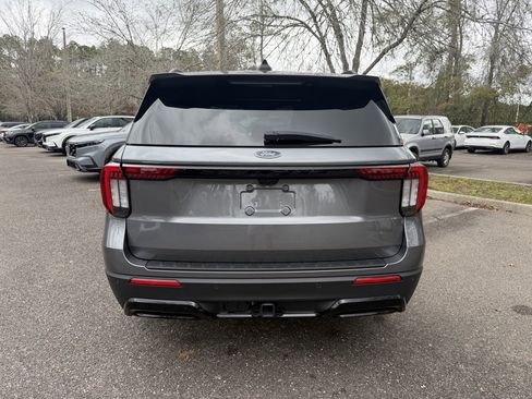 Used 2025 Ford Explorer ST-Line image 5
