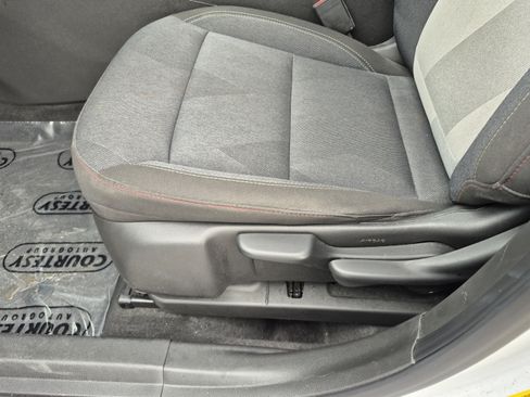 Used 2025 Chevrolet Trax RS w/ Driver Confidence Package FWD image 21