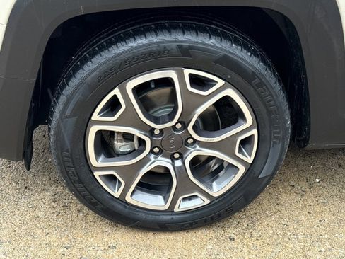 Used 2016 Jeep Renegade Limited image 16