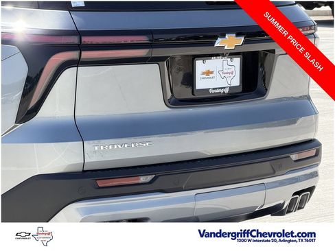 Used 2026 Chevrolet Traverse LT w/ Driver Confidence Package FWD image 6