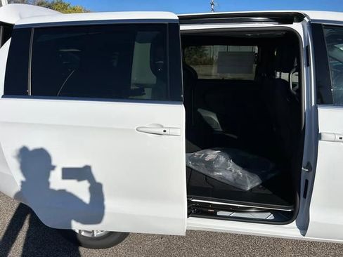 New 2026 Chrysler Voyager LX image 27