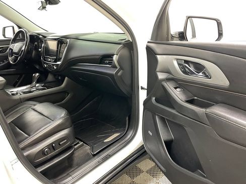 Used 2020 Chevrolet Traverse RS w/ LPO, Floor Liner Package AWD/4WD image 37