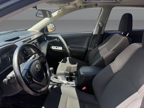 Used 2016 Toyota RAV4 XLE AWD/4WD image 12