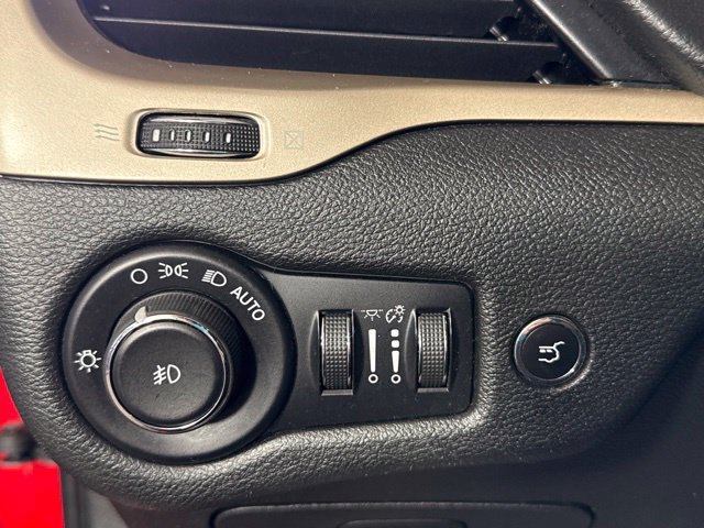 Used 2018 Jeep Cherokee Limited w/ High Altitude Package AWD/4WD image 19
