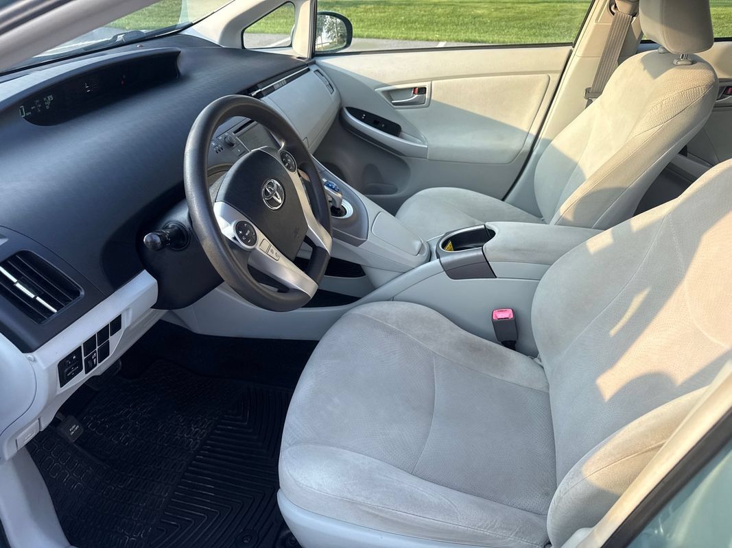 Used 2013 Toyota Prius Two FWD image 10