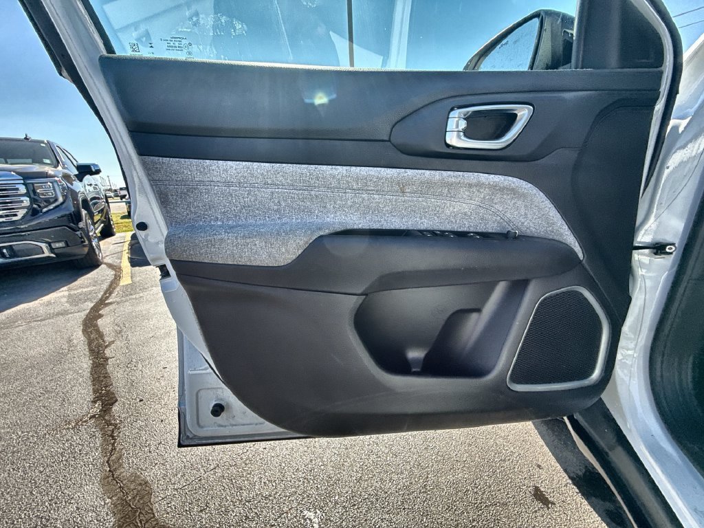 Used 2024 Jeep Compass Latitude AWD/4WD image 16