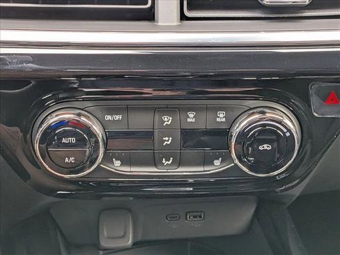 New 2026 Chevrolet Trax RS w/ Sunroof Package image 11