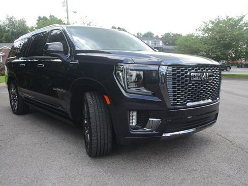 Used 2024 GMC Yukon XL Denali Ultimate AWD/4WD image 9