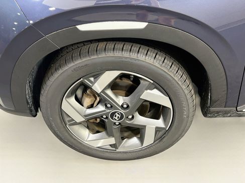 Used 2023 Hyundai Venue Limited FWD image 30