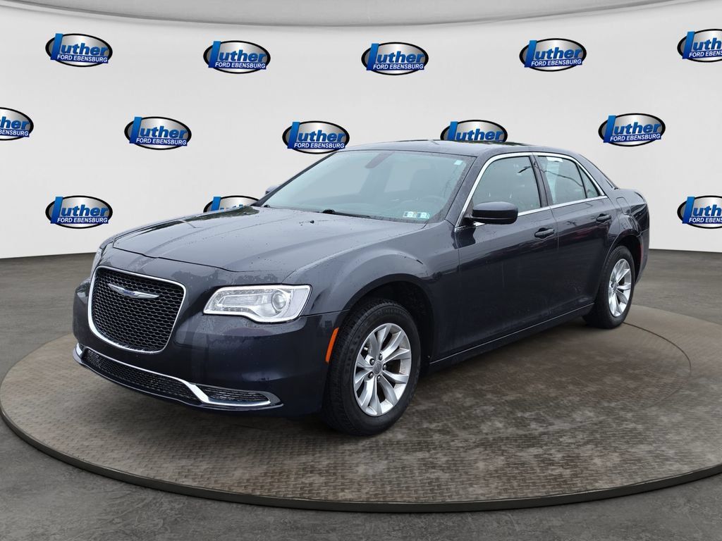 Used 2016 Chrysler 300 Limited RWD image 1