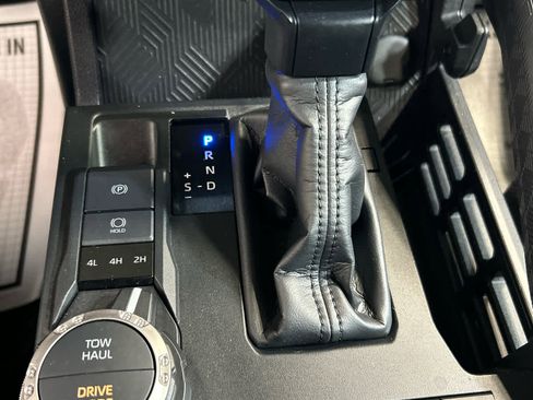 Certified 2025 Toyota 4Runner SR5 AWD/4WD image 7