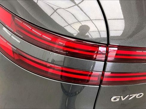 New 2026 Genesis GV70 2.5T Advanced image 17