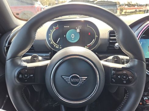 Used 2022 MINI Cooper Clubman S w/ Premium Package image 28