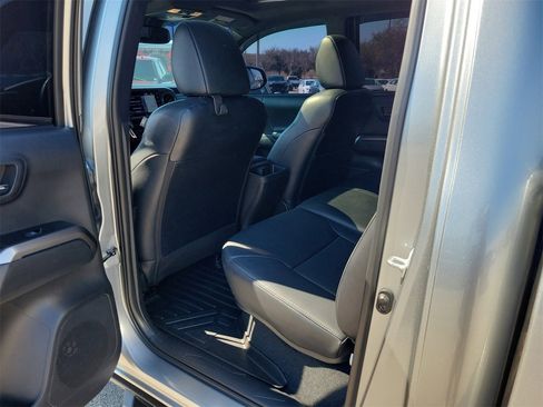 Used 2023 Toyota Tacoma Limited image 9