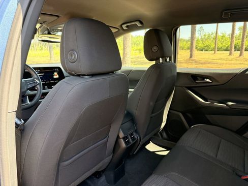 Used 2025 Chevrolet Equinox LT FWD image 24
