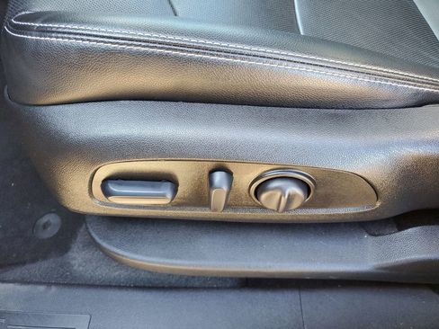 Certified 2022 GMC Terrain SLT image 9