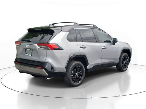 Used 2025 Toyota RAV4 XSE AWD/4WD image 7
