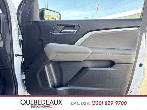 Used 2024 Chevrolet Colorado ZR2 w/ Technology Package image 51