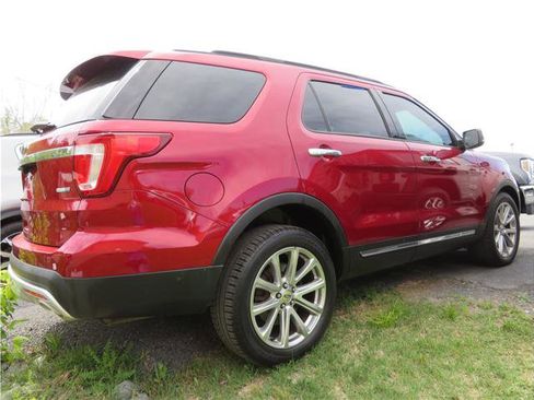 Used 2017 Ford Explorer Limited w/ Equipment Group 303A AWD/4WD image 2
