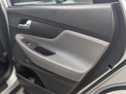 Used 2019 Hyundai Santa Fe SEL FWD image 21