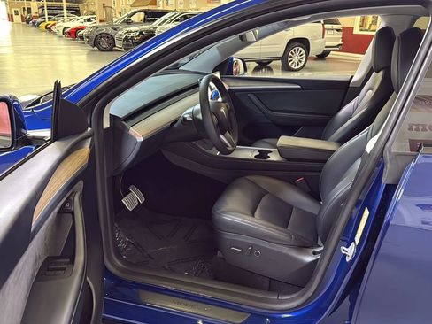 Used 2024 Tesla Model Y Performance AWD/4WD image 11