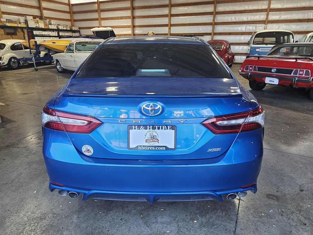 Used 2018 Toyota Camry XSE FWD image 7