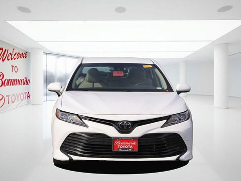 Used 2019 Toyota Camry L image 4