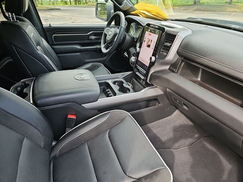 Used 2025 RAM 1500 Laramie w/ Sport Appearance Package AWD/4WD image 10