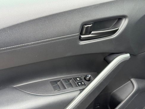 Used 2024 Toyota Corolla Cross LE image 18