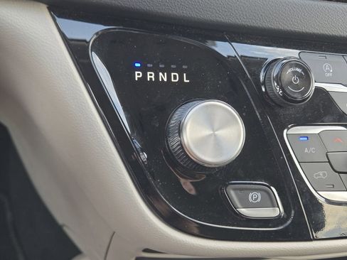 Used 2024 Chrysler Voyager LX FWD image 29