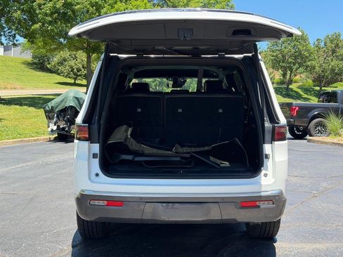 Used 2022 Jeep Wagoneer Series II AWD/4WD image 4