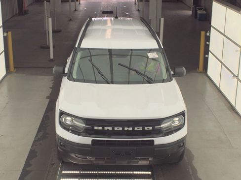Used 2022 Ford Bronco Sport Outer Banks w/ Tech Package AWD/4WD image 2