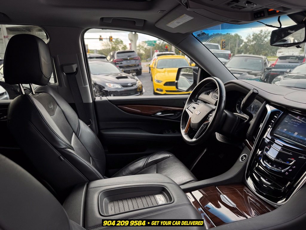 Used 2020 Cadillac Escalade Luxury AWD/4WD image 31