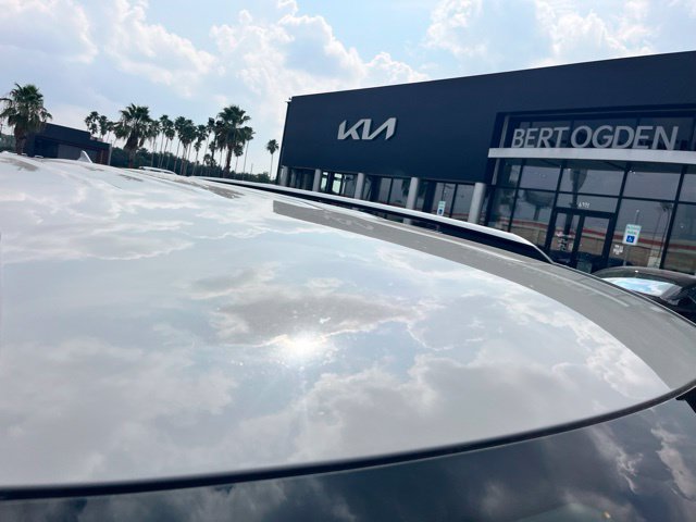 Used 2024 Kia Carnival SX FWD image 7